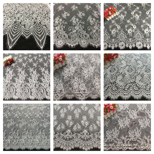 Tissu en dentelle française Chantilly à motifs floraux pour la confection de robes pour femmes - Product Image 3