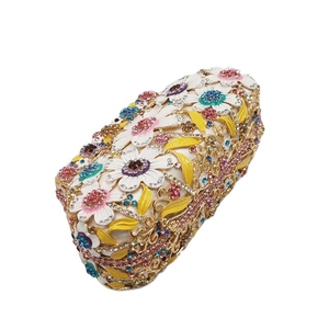 Bolso de Noche Elegante para Mujer con Diseño Floral Esmaltado, Cartera de Mano Brillante con Cristales para Fiesta, Boda o Salida Nocturna - Product Image 5
