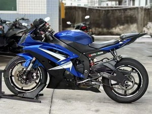 Moto Sportiva a Benzina Usata Yamaha R6 600cc Quattro Cilindri Raffreddata ad Acqua, Velocità Massima >280km/h, Ispezione Completa - Product Image 4