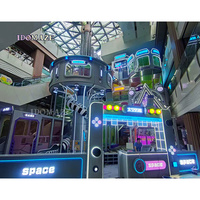 Aire de jeux intérieure Jeux interactifs personnalisés Équipement pour terrain de jeux Maison contemporaine en mousse pour enfant