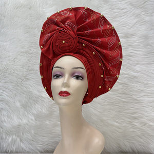 Foulard ethnique <span class=keywords><strong>Aso</strong></span> Oke fabriqué en Nigéria avec de grandes perles et pierres décoratives pour femmes - Product Image 2