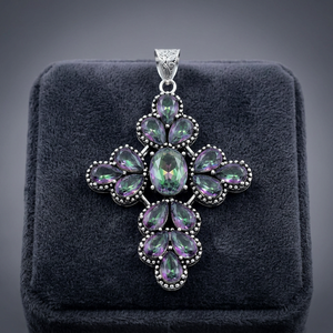 Collier pendentif fleur vintage avec zircon cubique arc-en-ciel en plaqué argent antique pour un usage quotidien féminin - Product Image 3