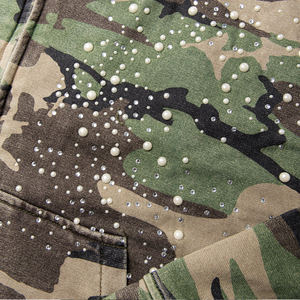 Sweat à capuche zippé camouflage personnalisé pour homme, avec décoration de strass et pois, coupe ample oversize, style streetwear, veste à capuche entièrement zippée - Product Image 5