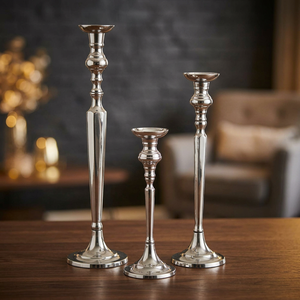 Ensemble de 3 porte-bougies en aluminium faits à la main, durables, pour la décoration de la maison - Product Image 1