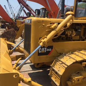 Presque neuf, original, pour bulldozer sur chenilles D6D, capacité de 10 tonnes, moteur et boîte de vitesses de 104 kW, vente à prix réduit - Product Image 2