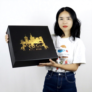Caja de Regalo Magnética Personalizada Crown Win, Fabricada con Materiales Reciclados Ecológicos, Proceso de Impresión con Estampado Dorado, Acabado Negro Magnético - Product Image 1