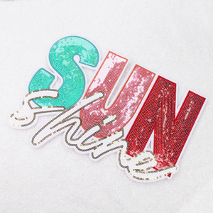 Venta al por mayor de parches de letras bordadas personalizados bonitos diseño de Sol de vacaciones de verano con <span class=keywords><strong>lentejuelas</strong></span> en la ropa con forma de letra inglesa - Product Image 4