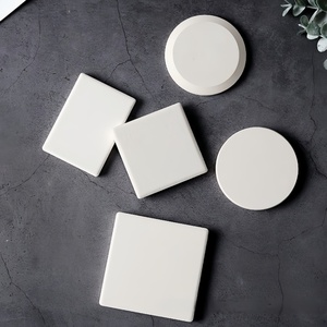 Vendita all'ingrosso souvenir magneti frigo quadrati rotondi in ceramica su misura in bianco in ceramica magneti frigo non rivestiti per la stampa UV - Product Image 1