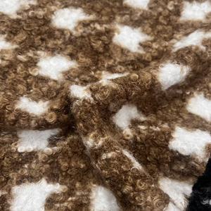 Tissu 100% Polyester Brossé Imprimé Écologique Résistant à l'Abrasion 340-350GSM Largeur 150cm Marron Blanc <span class=keywords><strong>Peluche</strong></span> - Product Image 2