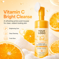 Mousse nettoyante éclaircissante à la vitamine C et aux acides aminés avec brosse en silicone souple 150ml, contrôle du sébum, logo personnalisé