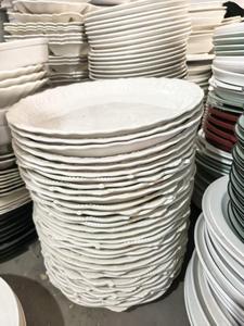 Assortiment de bols et assiettes en porcelaine blanche <span class=keywords><strong>très</strong></span> grands de 14, 16 et 18 pouces par Ton - Product Image 6