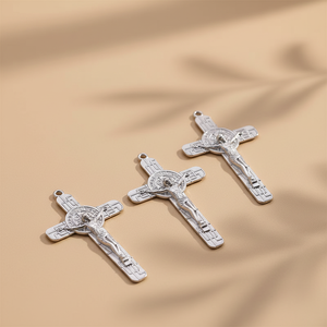 Crucifijo Católico de Aleación Metálica al por Mayor, 7.8cm*4.5cm, con San Benito, Estilo Cristiano Ortodoxo - Product Image 6