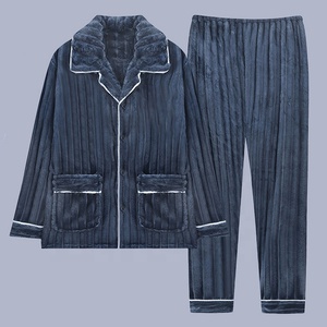 Nuovo Stile Set in <span class=keywords><strong>Pile</strong></span> Corallo 100% Poliestere per <span class=keywords><strong>Uomo</strong></span>, Pigiama Designer Due Pezzi, Pigiama Invernale da <span class=keywords><strong>Uomo</strong></span> - Product Image 3
