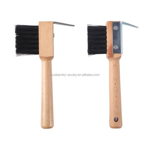 Púa De Pezuña Con Cepillo De Mango De Madera Para Caballo Ecuestre - Product Image 4