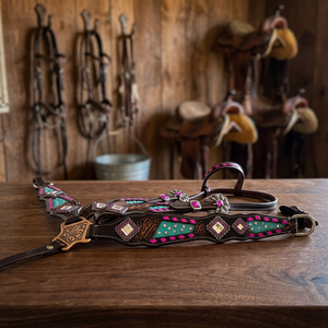 Juego completo de aparejos para caballo de montar inglés, color personalizado, con costuras reforzadas, en verde azulado, incluye cabezada y pechopetral de cuero natural suave para equitación. - Product Image 2