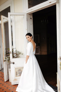 فستان زفاف برقبة V عميقة فرنسي خفيف ، فستان صيفي طويل أبيض جديد ، فستان شاطئ عاري الظهر للعطلات الشاطئية - Product Image 2