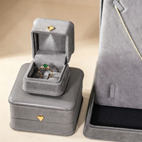 Boîte de rangement pour bijoux en cuir PU gris solide de haute qualité JUNSEN, avec empiècements en daim, pour collier, bague, boucles d'oreilles, bracelet