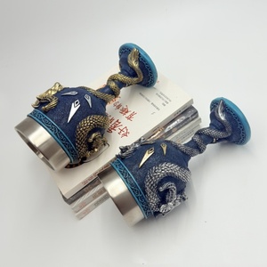 <span class=keywords><strong>Verre</strong></span> <span class=keywords><strong>à</strong></span> <span class=keywords><strong>vin</strong></span> vintage personnalisé Handslove en acier inoxydable, motif dragon ailé bleu antique, épée de collection, 201-300 ml, vente en gros - Product Image 3