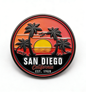 Fabricantes Chinos de Pins y Emblemas Esmaltados Personalizados con el Logotipo de <span class=keywords><strong>San</strong></span> <span class=keywords><strong>Diego</strong></span>, California, Palmeras y Atardecer, para Gorras y Sombreros, Regalo - Product Image 3