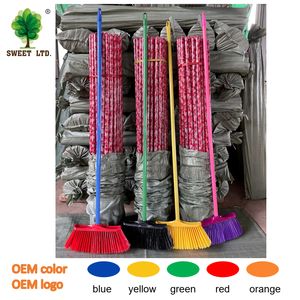 Escobas de limpieza para el hogar al por mayor de fábrica china con palo, palos de escoba - Product Image 1