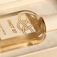Boîte à parfum rigide de luxe sur mesure, style livre blanc magnétique, boîte fermée, présentation pour emballage cadeau de parfum