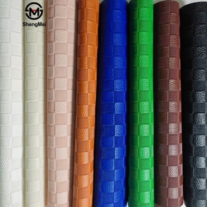 Pelle Sintetica in PVC con Motivo <span class=keywords><strong>a</strong></span> Reticolo <span class=keywords><strong>a</strong></span> <span class=keywords><strong>Quadretti</strong></span> 0,9mm Resistente all'Abrasione per Borse, Custodie e Accessori per Valigie - Product Image 2