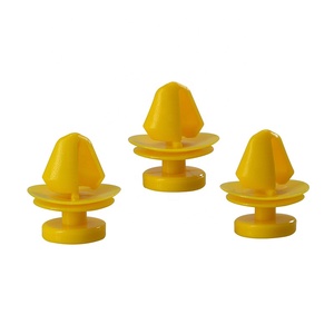 Clips de <span class=keywords><strong>fixation</strong></span> pour <span class=keywords><strong>tapis</strong></span> de <span class=keywords><strong>voiture</strong></span> D111, clips en plastique pour pièces automobiles, attaches automobiles, clips en forme de sapin, rivets pour pare-chocs - Product Image 5