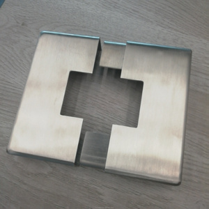 Copertura per Piastra di Base per Corrimano in Acciaio Inox 316 a Due Parti Personalizzata - Product Image 2