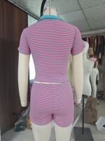 Ensemble assorti décontracté sportswear à col polo rayé et manches courtes avec pantalon long, personnalisable avec logo, idéal pour l'automne