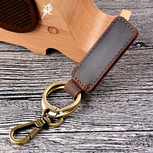 Porte-clés de voiture personnalisé en cuir véritable fait main, style vintage, en cuir de vachette et bronze, petit cadeau créatif, stock d'usine, vente en gros - Product Image 2