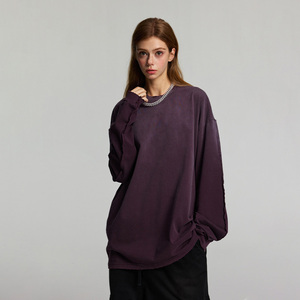 T-Shirt Unisex a Maniche Lunghe in 100% Cotone Lavato, Oversize, Pesante, Vintage, Strappato, con Logo Personalizzabile - Product Image 3