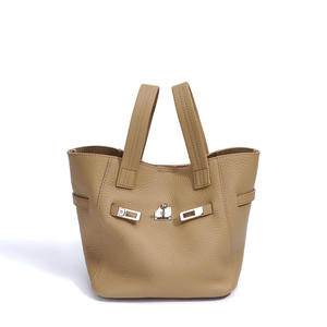 Nouveau sac à main en cuir véritable pour femmes, style classique, sensation haut de gamme, sac bandoulière, durable et léger - Product Image 6