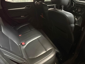 Venta al por Mayor de Autos Usados <span class=keywords><strong>MG</strong></span> <span class=keywords><strong>ZS</strong></span> 2018 1.5L Automático, SUV Pequeño de 5 Puertas a Gasolina para Desplazamientos Urbanos - Product Image 4