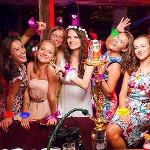 Bracelet LED en silicone personnalisé avec logo, activé par le son, pour événements, bracelet LED activé par le mouvement pour concerts - Product Image 4