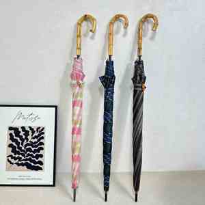 ร่มกันฝนอัตโนมัติ 8 ซี่โครง แบบยาว สำหรับผู้หญิง สีสันสวยงาม ด้ามไม้ไผ่ตรง  รับสกรีนโลโก้ ของขวัญ - Product Image 1