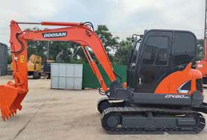 Mini pelleteuse sur chenilles de 5 tonnes d'occasion en Corée DX55 DH55 DX60 Petite pelleteuse Doosan - Product Image 5