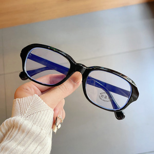 Lunettes anti-lumière bleue Qianai Small Square, monture PC, monture intégrale avec design riveté, pour femmes, lunettes de mode. - Product Image 3