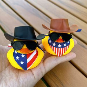 Non. 8 petits canards jaunes en plastique PVC à motif cœur, jouets aquatiques pour thé au lait, mini-écharpe, piscine pour enfants, interaction parent-enfant - Product Image 4