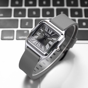 Montre étudiante de ville à quartz étanche en silicone avec boîtier en alliage de mode Goldie Square - Product Image 2