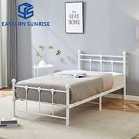 Lit simple ou double en fer au design moderne pour la maison, la chambre à coucher, l'appartement