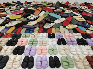 Pantoufles à double sangle EVADouble Strap Slippers légèrement défectueuses – Liquidation des stocks restants à prix réduit – Vente en gros en stock - Product Image 1