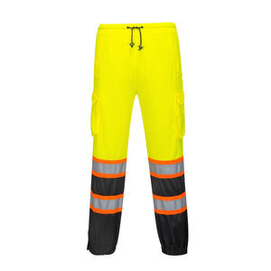 Pantalon de travail de sécurité imperméable et résistant pour hommes avec bande réfléchissante haute visibilité et construction renforcée pour l'utilisation par les équipes de chantier - Product Image 1