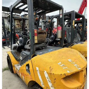 Montacargas Komatsu FD30 de 3 Toneladas, Ligero y de Alto Rendimiento, Experiencia de Conducción Suave - Product Image 1