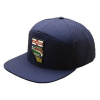 Casquettes de golf personnalisées imperméables à séchage rapide et respirantes, avec découpe laser, 7 panneaux, style snapback, avec patch en caoutchouc PVC