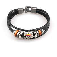 Pulsera de compilación de cuero PU trenzado multicapa de 20cm para los fanáticos de Anime Monkey D. Luffy como regalo
