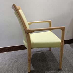 Silla de comedor de madera maciza con asiento tapizado para centros de cuidado de ancianos y centros de actividades para personas mayores - Product Image 2