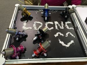 अल्ट्रा लाइट कार्बन साइकिलिंग हब सीधे पुल प्रकार अनुकूलित कैसेट बॉडी रंगीन डिजाइन मॉडल 714 ब्लैक 24 एच डिस्क-ब्रेक - Product Image 4