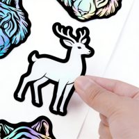 Autocollant personnalisé en vinyle découpé à la forme, étiquette holographique, imperméable, auto-adhésif, logo arc-en-ciel argenté, autocollants holographiques laser personnalisés