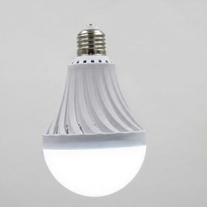 Bombilla LED de Emergencia de Alto Voltaje de 9W, Base E27, AC85V-265V, Material ABS+PP, Batería de 1200mA, Chips SMD 2835, Diámetro de 80mm - Product Image 1