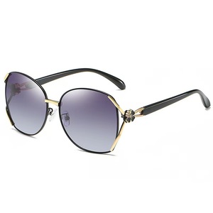 Nouvelles lunettes de soleil polarisées style coréen 2026, lunettes de soleil crapaud européennes et américaines, lunettes de soleil tendance, vente en gros, commerce extérieur - Product Image 4